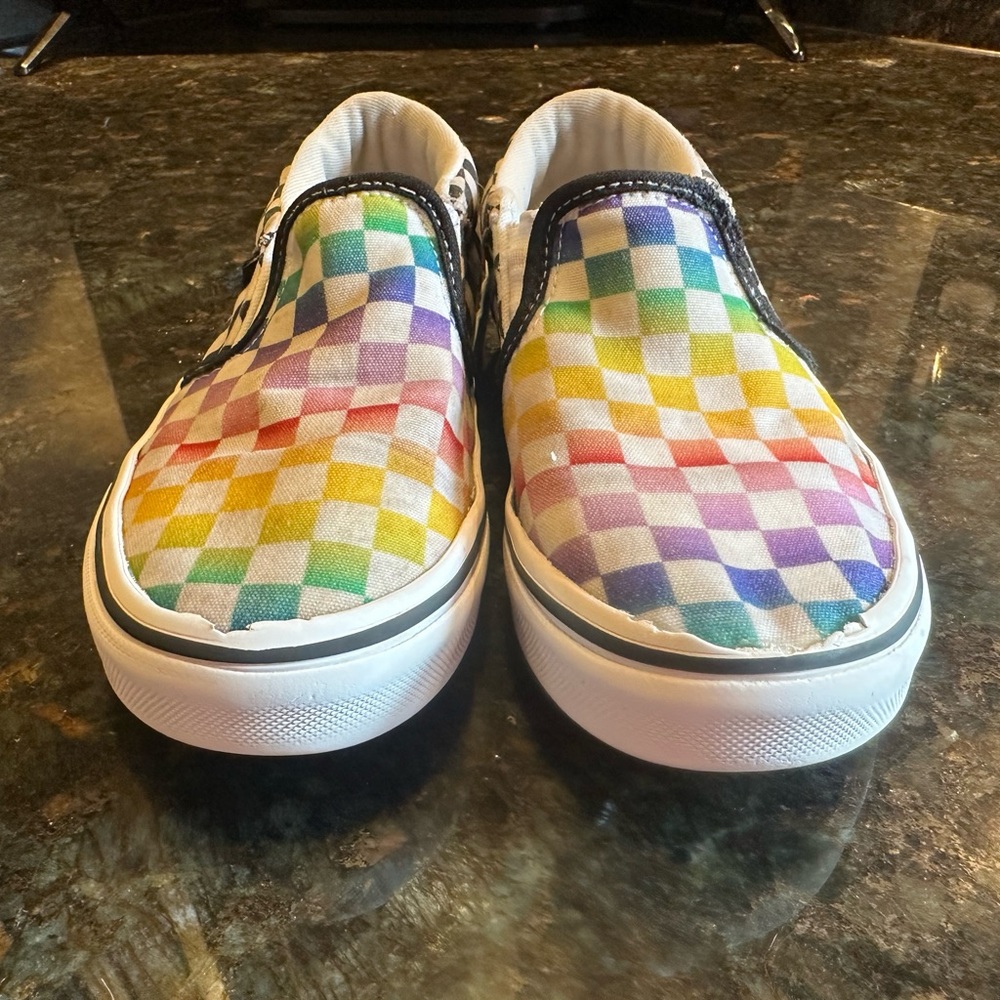 Kids checkered low top slip on vans